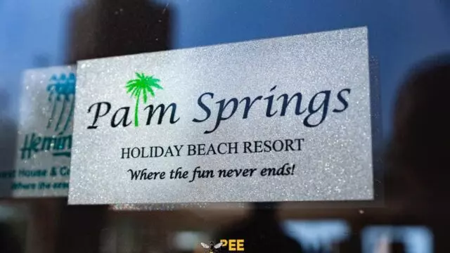 Palm Springs-Holiday-Resort-8