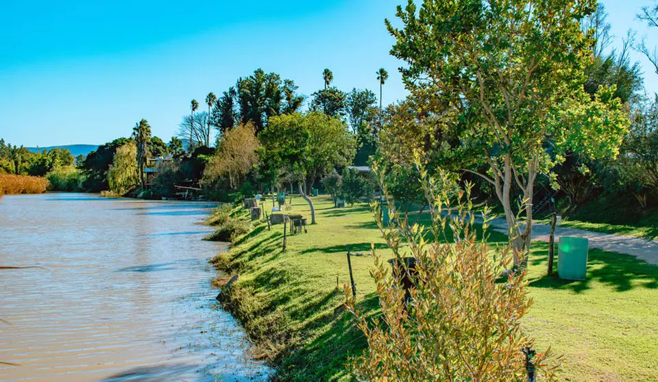 Sitrusoewer-River-Camp-20